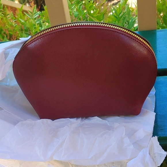 Neiman Marcus Accessories - Cosmetic / Accessory bag